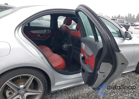 2016 Mercedes-Benz C 300 Sport z USA, uszkodzony, nr VIN 55SWF4JB7GU108951